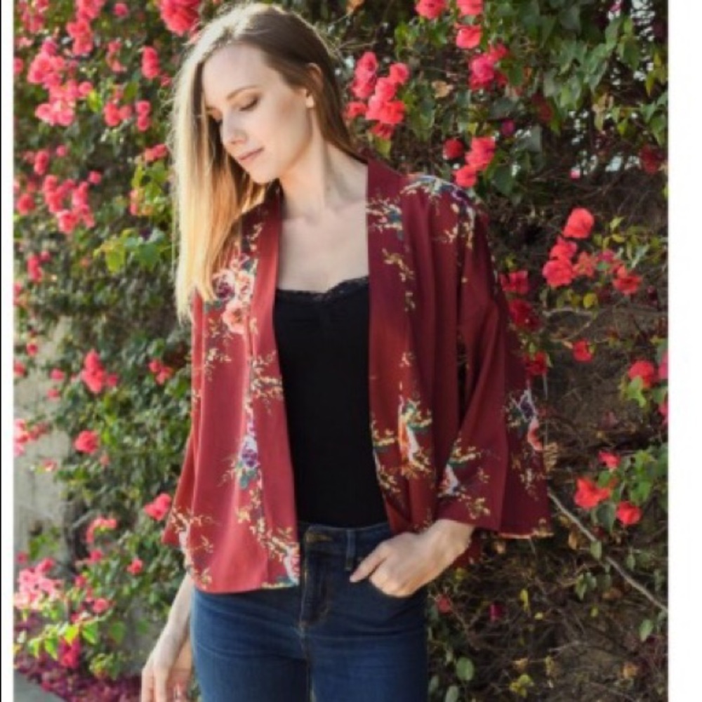 Gorgeous Rose Print Kimono in burgundy
